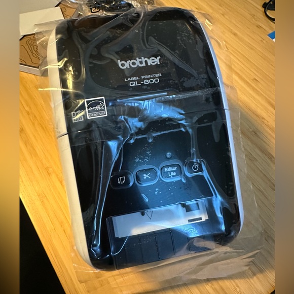 Brother QL-800 High-Speed Professional Label Printer - Picture 3 of 4